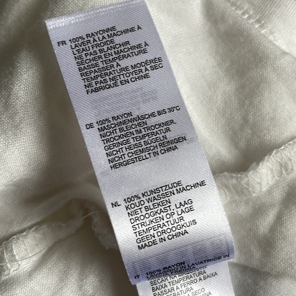 ⚡️3 for $20⚡️ The Beatles Graphic Band Tee Shirt - Picture 5 of 8